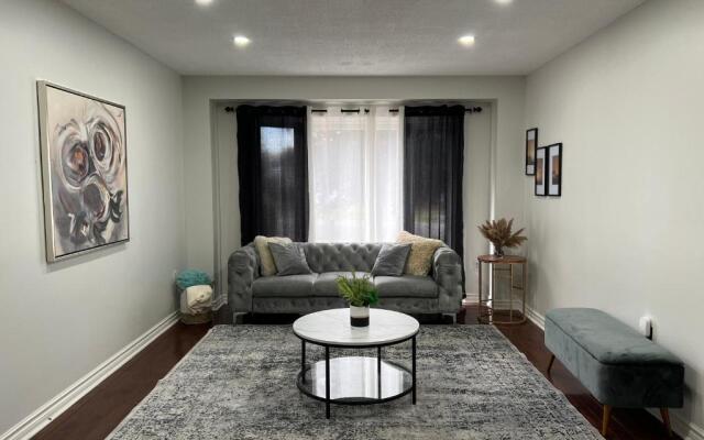 Fresh, Chic, Spacious Home With Everything U Need