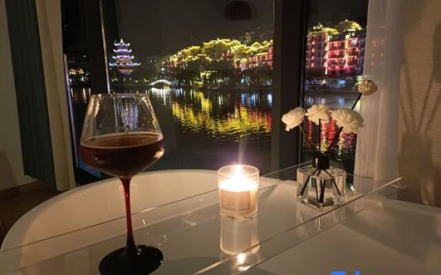 Zhenyuan Zhanyun River View Luxury Homestay