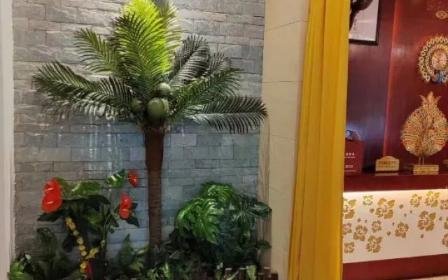 Luoping Golden Valley Taijia SPA Hotel