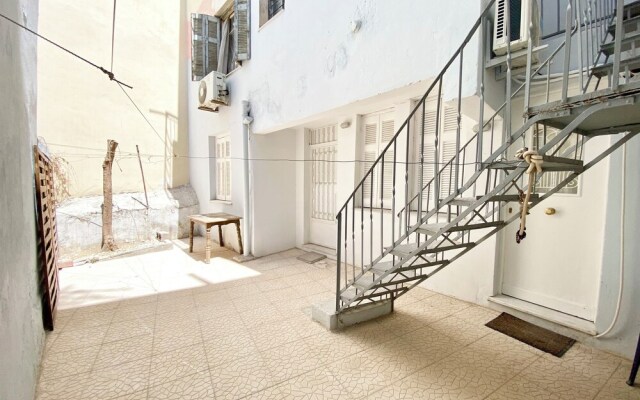 Quiet Flat With Outdoor Space in Central Athens