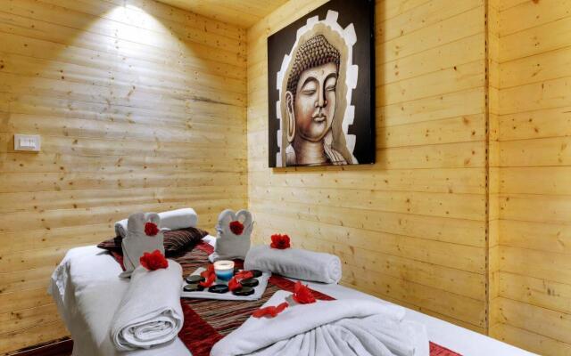 Sumitel Vista 800m from Mall Road