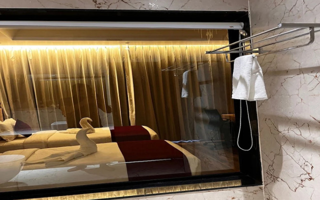 The White IBIS A Boutique Hotel