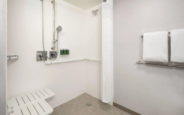 Courtyard By Marriott Palm Springs