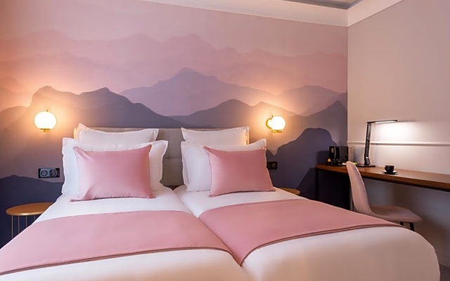 Standard Double room with balcony (2 single beds)