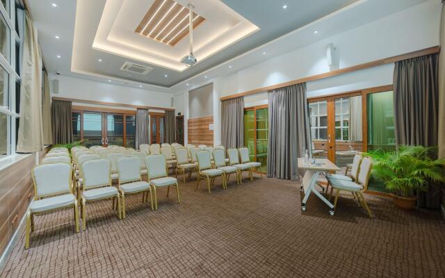 Samann Host Hotel