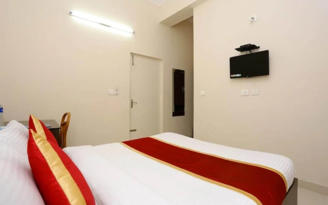 Saravana Inn