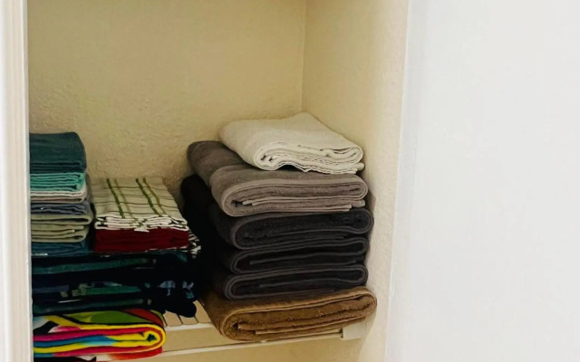 Spacious Condo close to Siesta