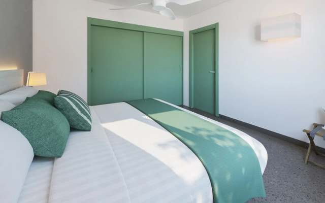 AluaSun Far Menorca Hotel