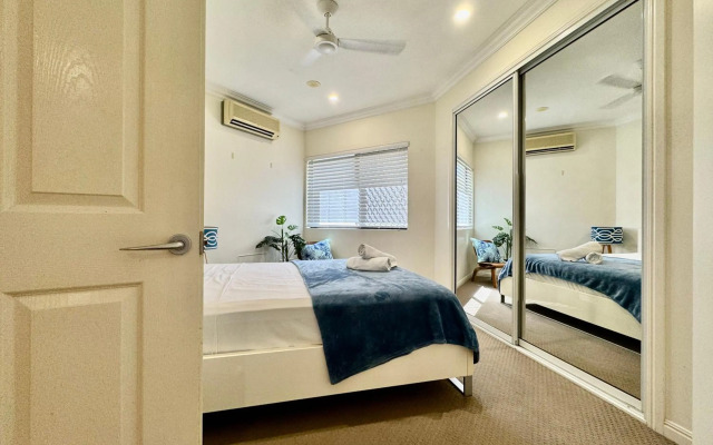 Lighthouse Apartments on The Strand - 2