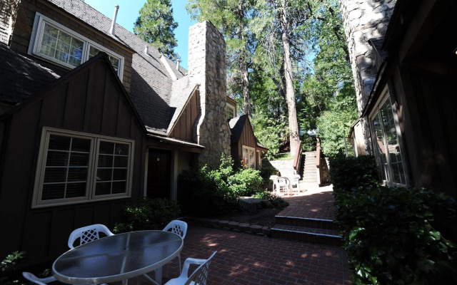 Saddleback Inn
