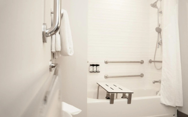 avid hotel Lancaster by IHG