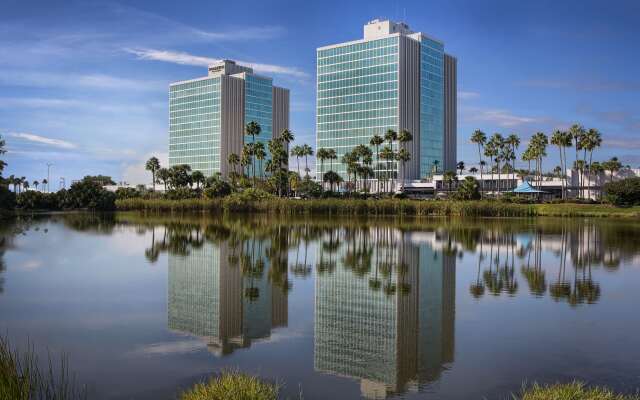 DoubleTree by Hilton at the Entrance to Universal Orlando