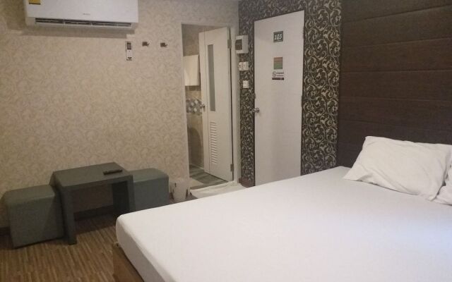 The 9 Resort