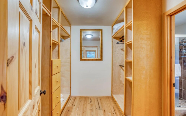 The Settle Inn Riverfront Retreat