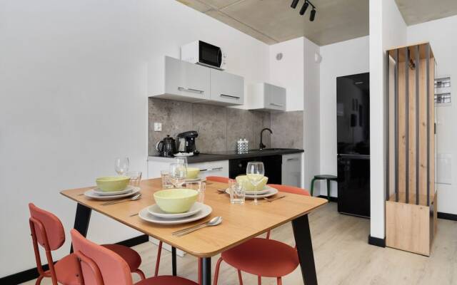 Apartments Wagrowska 12H by Renters