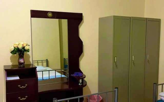 Top House Hostel