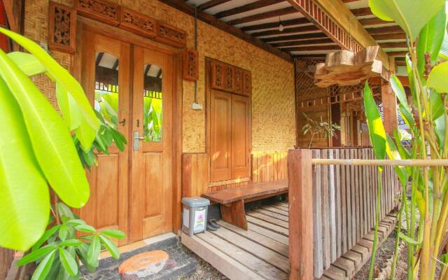 OYO 1725 Banyu Asem Residence