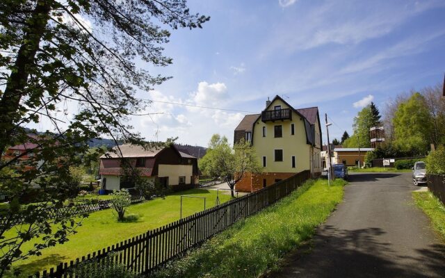 Charming Holiday Home in Pernink in a Beautiful, Green Mountainous Environment