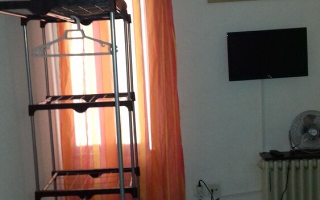 Hostal Emi-Ros