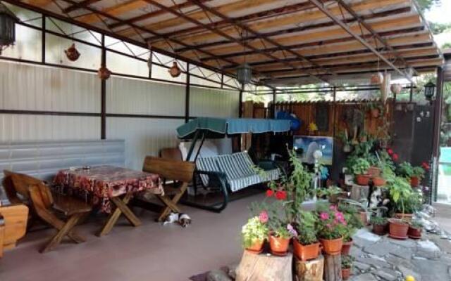 Enola Guest House