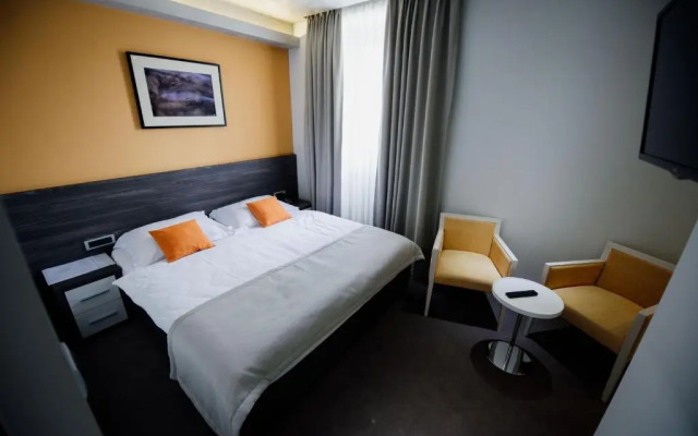 Hotel Comsar Rudo