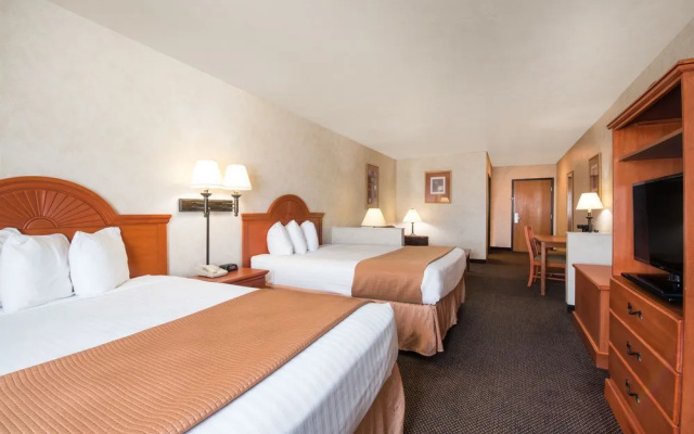Howard Johnson Inn and Suites Oacoma