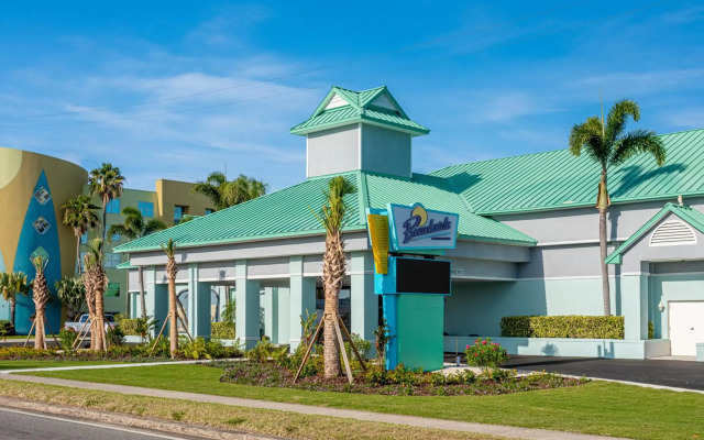 Beachside Hotel & Suites