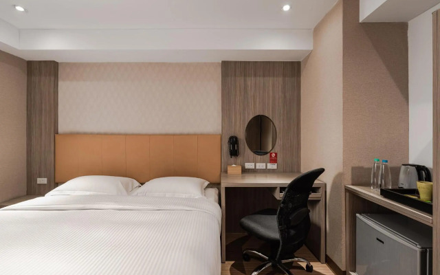 The Riverside Hotel International