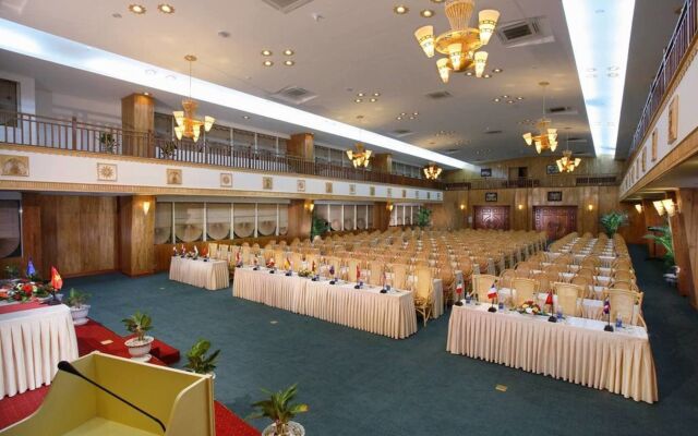 Green Plaza Hotel