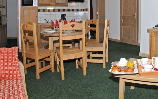 Tasteful Apartment Directly on the Slopes of Plagne Soleil