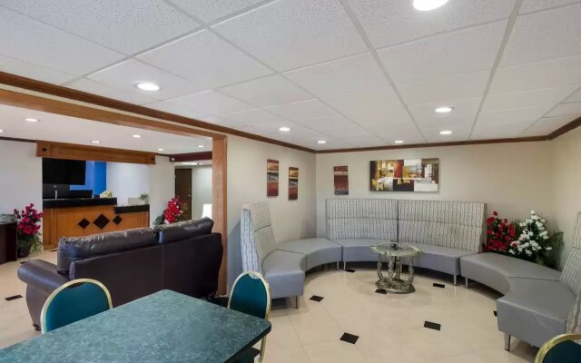 OYO Townhouse Houston Airport North