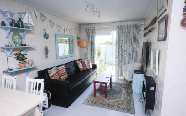 17H Medmerry Park 2 Bedroom Chalet