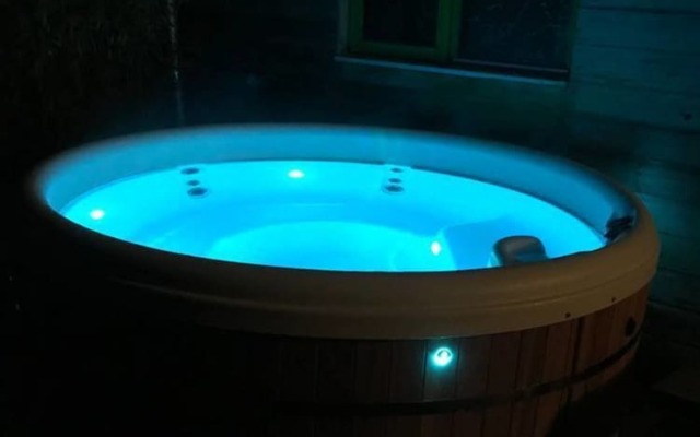 Cornish Yurt with Hot Tub (1)