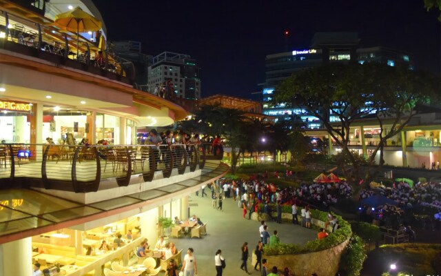 Cebu Infinity Pool Near Mall