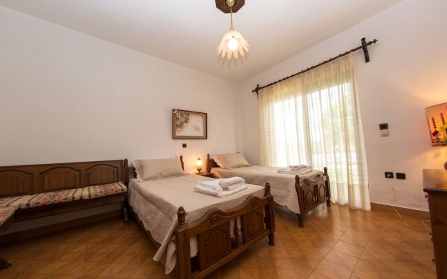 Stemma Pool Villa