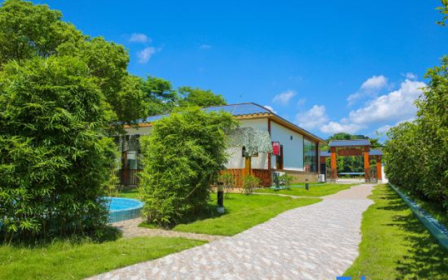 Yingxi Tangquan Resort