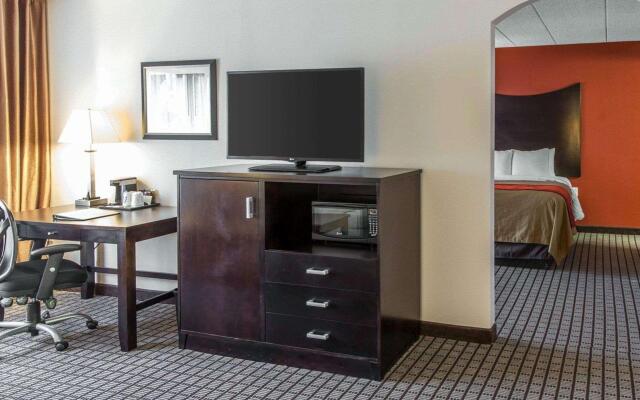 Clarion Hotel & Suites BWI Airport North