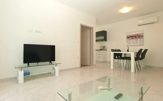 Apartment 1670