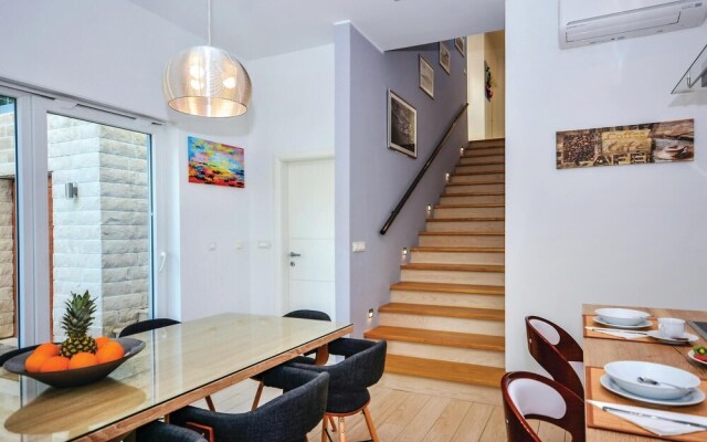 Amazing Home in Slatine With Wifi and 4 Bedrooms
