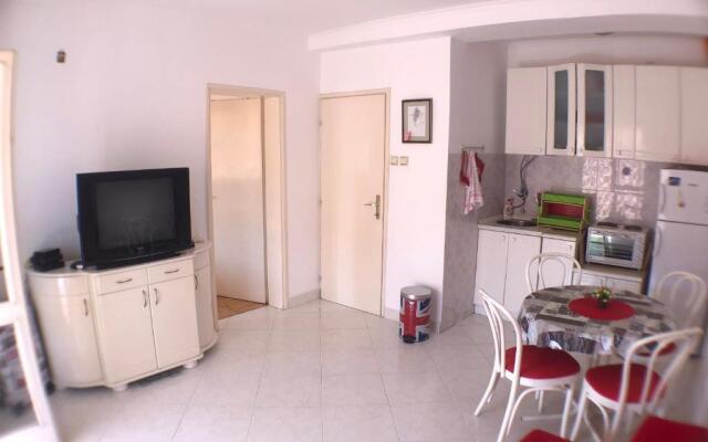One bedroom Apartment 500m from the beach