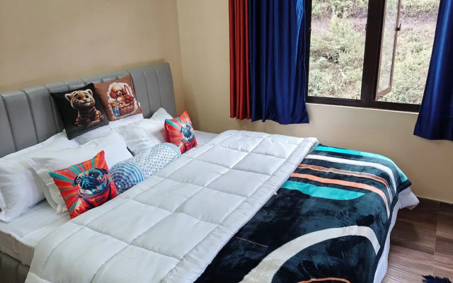 XTSY Travellers Hostel