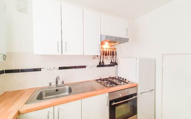I Luv London Too! 1bed Stunnin Home Sleeps 3!