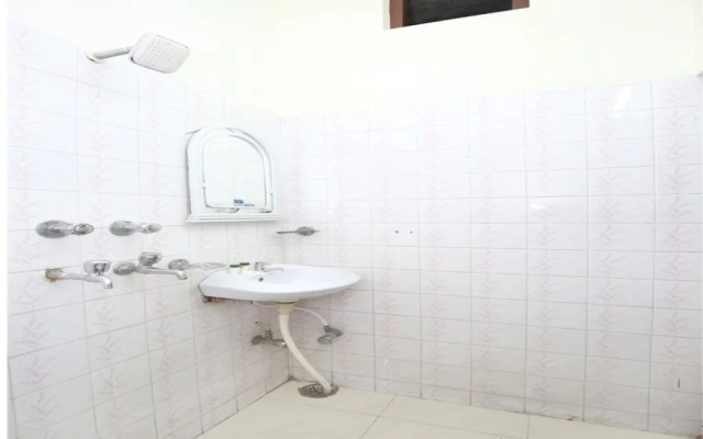 Hotel Red House By OYO Rooms