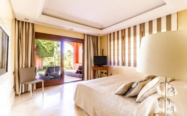Frontline beach 3 bedroom apartment