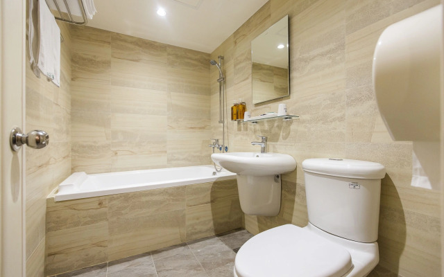 The Young Hotel Taoyuan