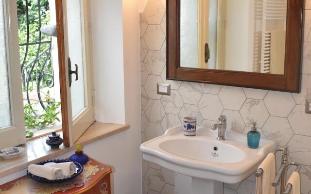 Stunning Villa With Private Pool Chlorine-free and Jacuzzi