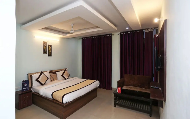 OYO 10198 Hotel Aris