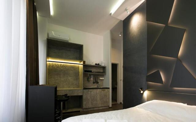 East & West Apartments