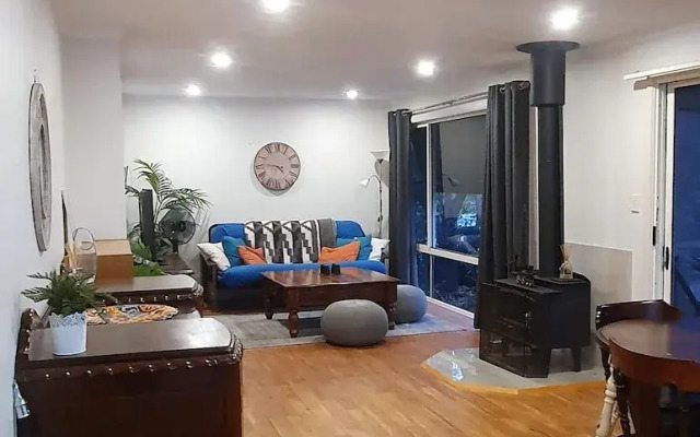 Milang Lakefront Retreat