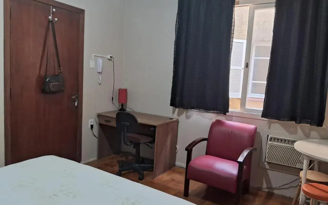Pequeno e aconchegante Studio, bem localizado